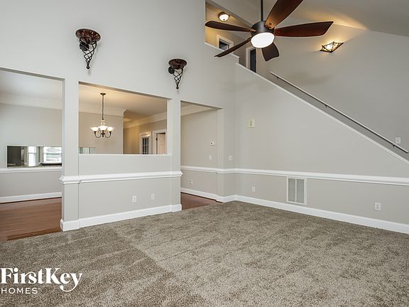 4th image of 105 Saint Charles Ct