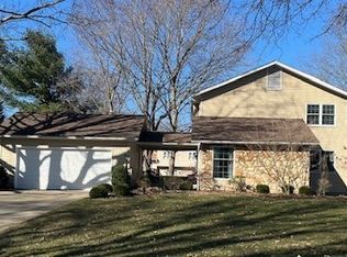 382 Gresham Dr, Akron, OH 44333