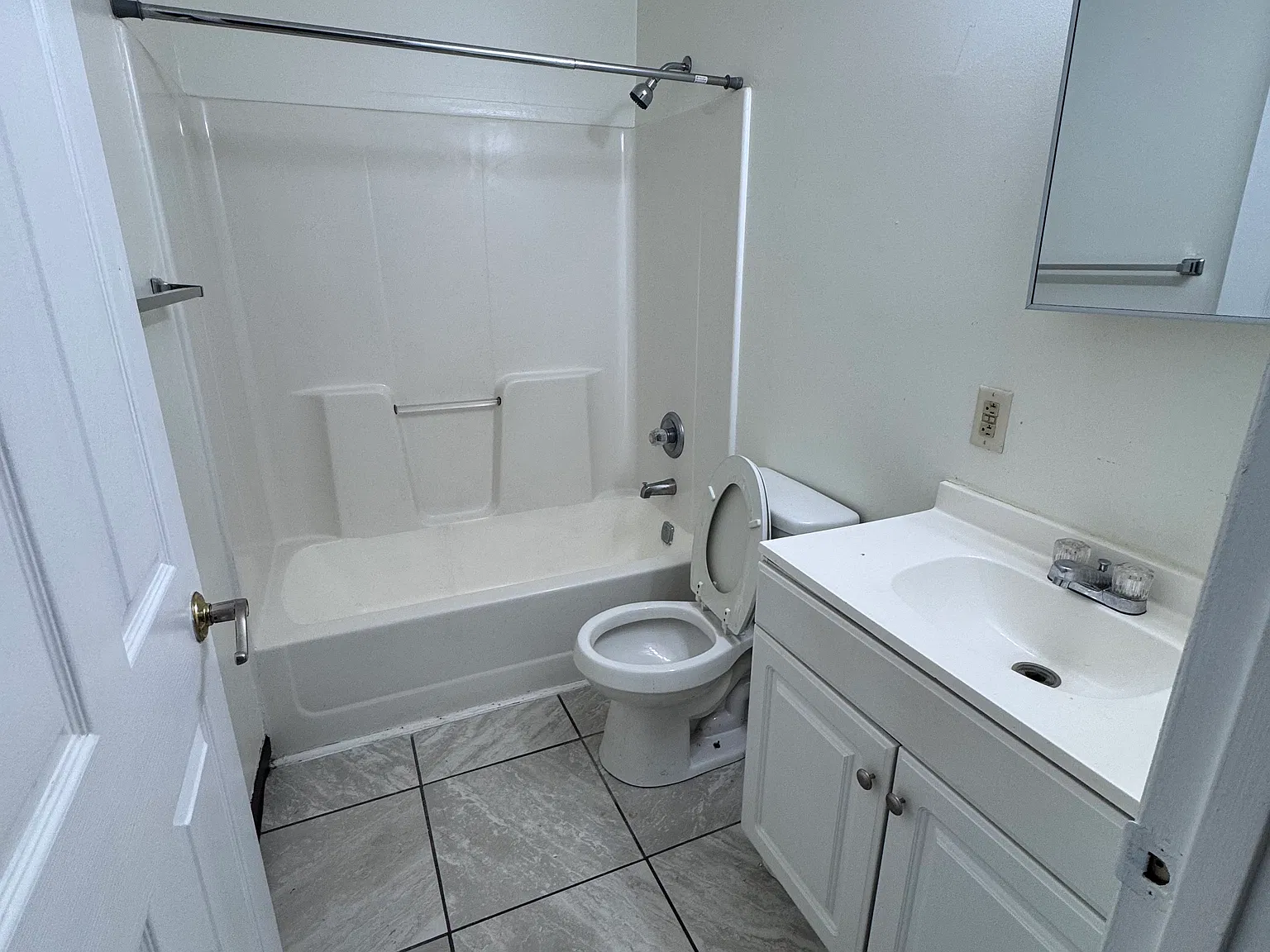 1 bed, 600 sqft, $1,200 — Photo 4