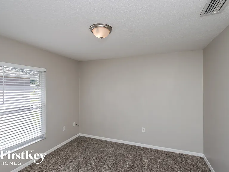 1347 Armory Dr NE — Photo 11