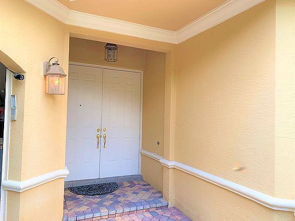 3rd image of 9773 Cobblestone Creek Dr