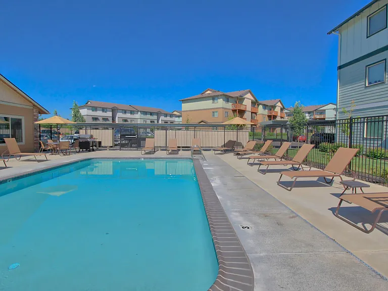 The Reserve at Hawk's Ridge — Photo 11
