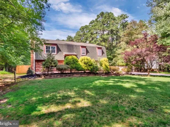 5 Birch Dr, Southampton, NJ 08088