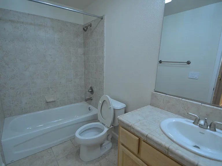 4242 Fitzwilliam St — Photo 12