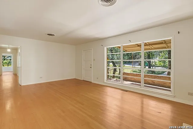 3 bed, 2.0 bath, 1620 sqft, $2,650 — Photo 4