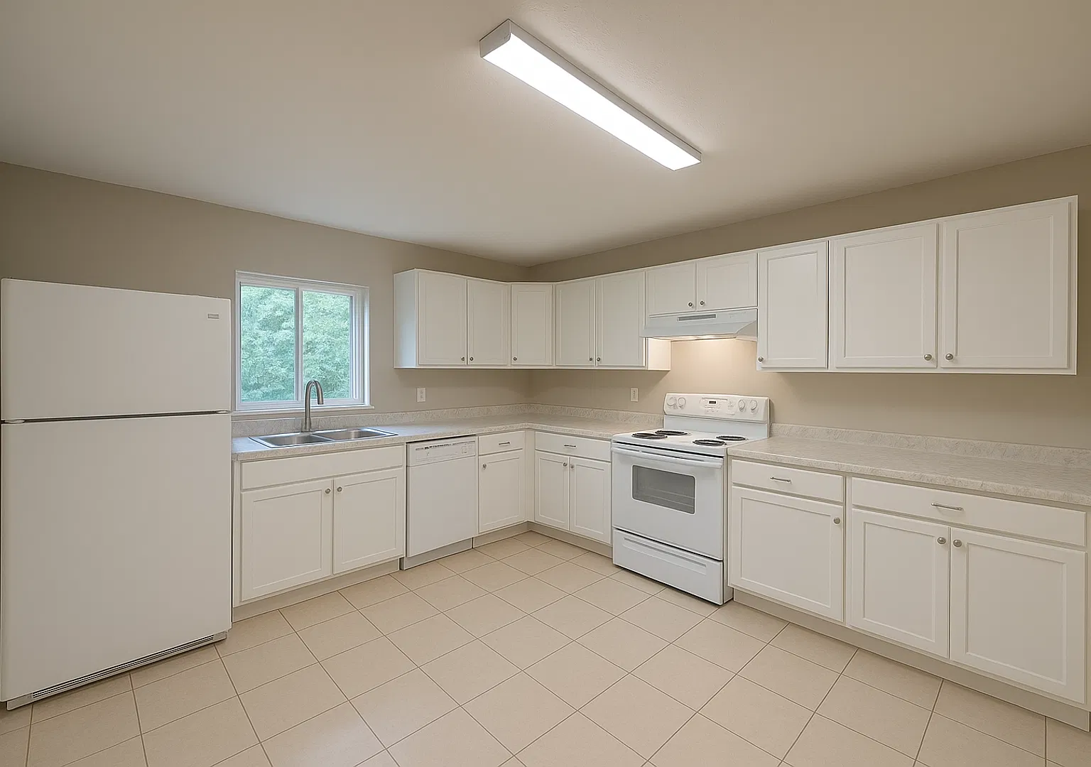 Beautifully Renovated 3BR Concrete Block House w/massive screen porch — Photo 3