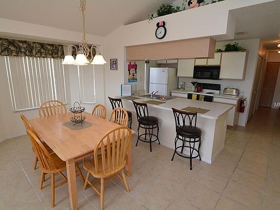 4th image of 8705 Knightsbridge Ct APT C