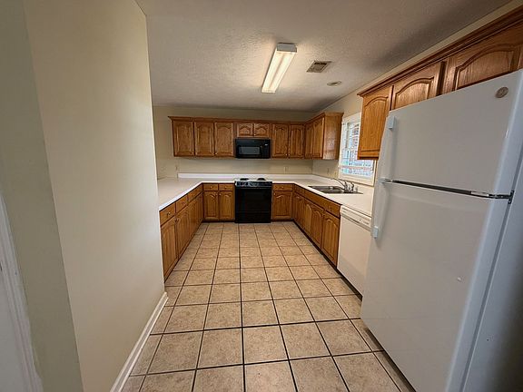 4th image of 147 Harmon Dr #G