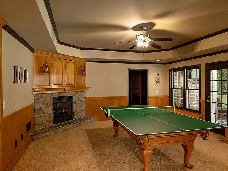 1405 Edenham Ln — Photo 20