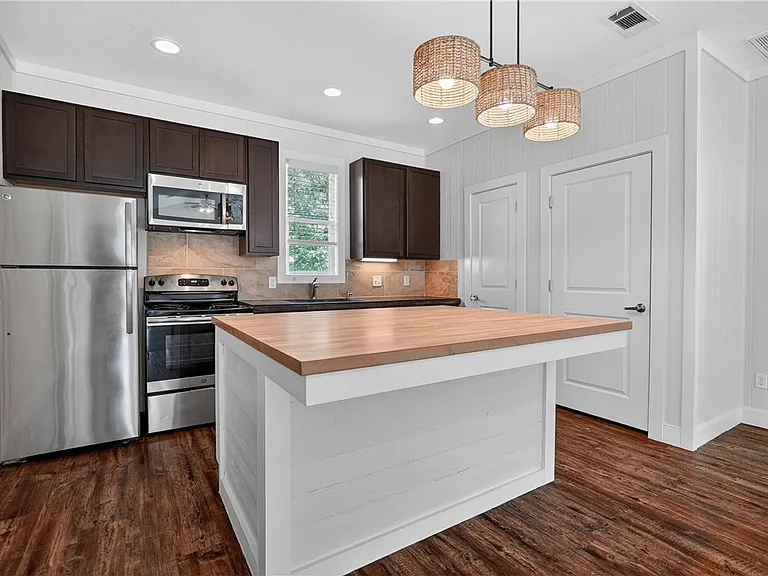 5444 Raymond Stotzer Pkwy — Photo 11