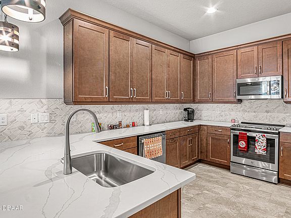 2nd image of 6456 Roseberry Ct