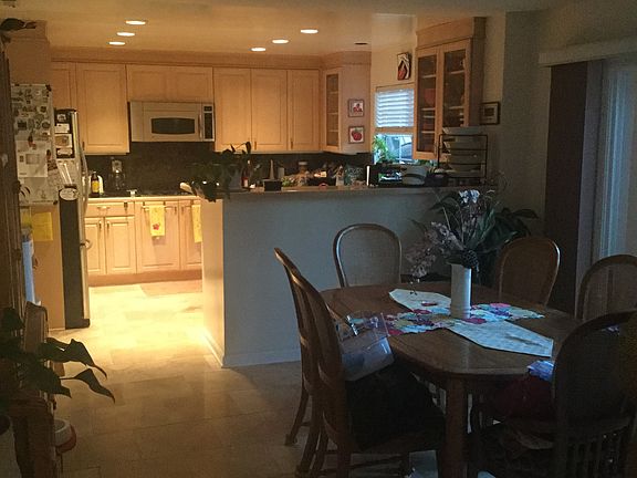 3rd image of 395 Sherland Ct