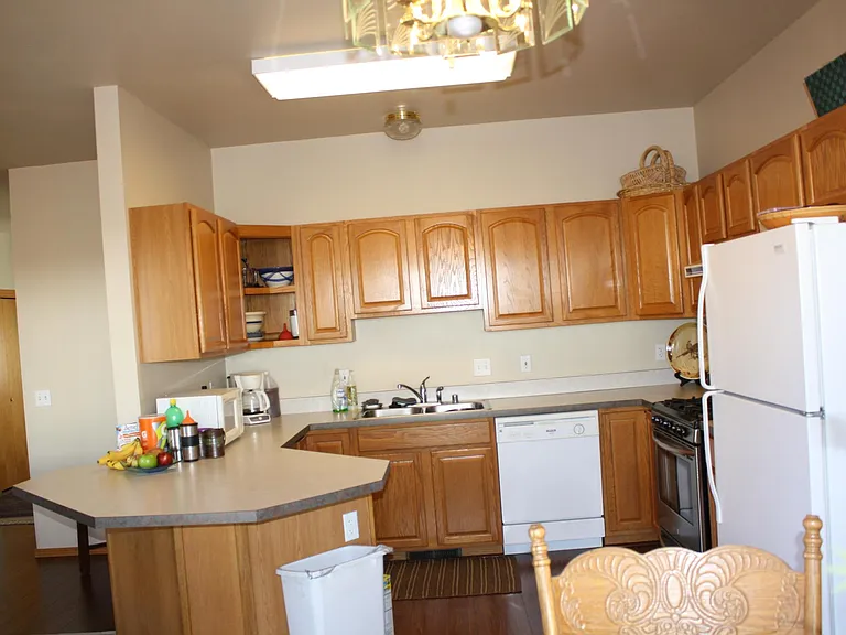 2045 Ridgeview Dr — Photo 5