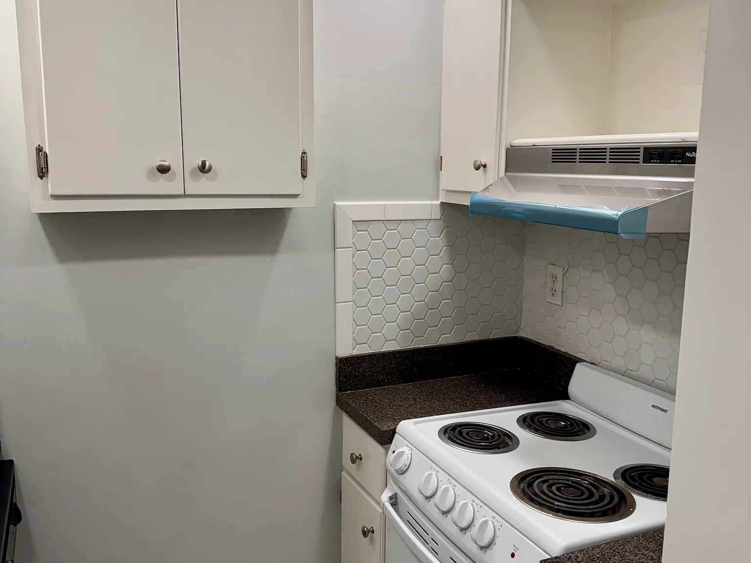 2 bed, 550 sqft, $2,000 — Photo 3