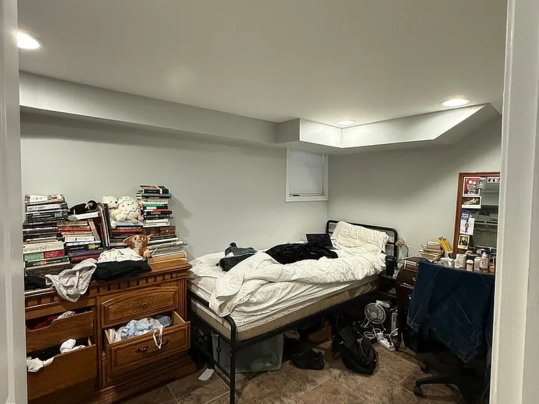 2311 N Greenview Ave #1F — Photo 11