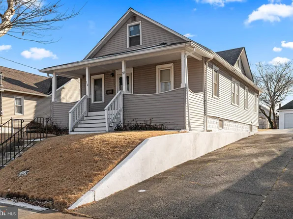 12 Lawrence Ave, Barrington, NJ 08007