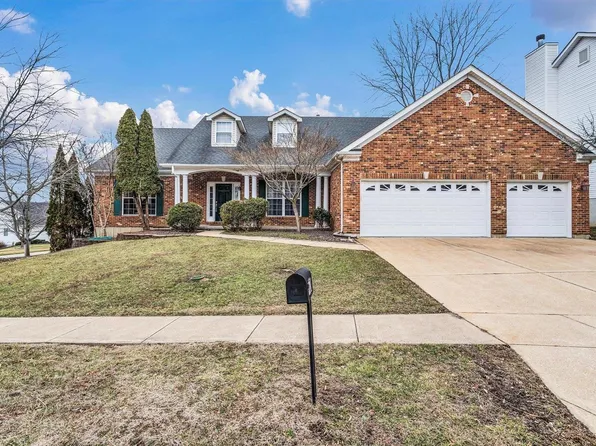 500 Ascot Manor Ct, Fenton, MO 63026