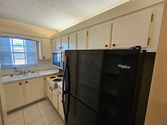 4th image of 1454 N 12th Court #7B