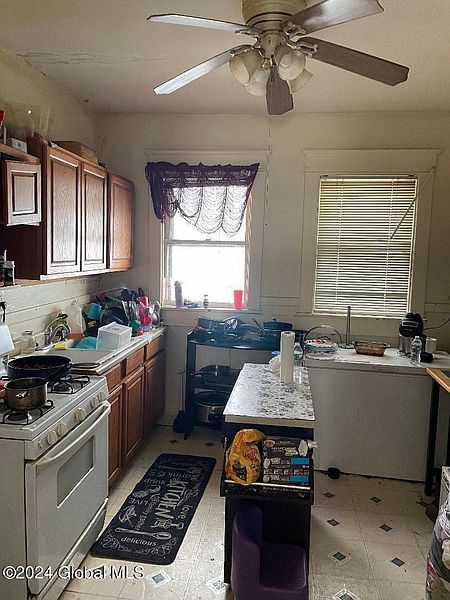 4th image of 645 Myrtle Avenue