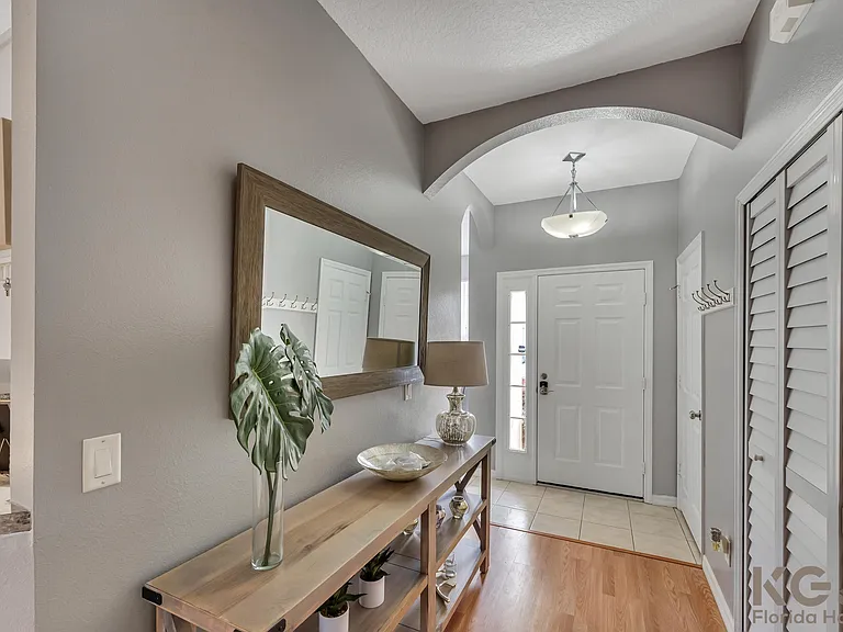 S Beach Cir — Photo 1
