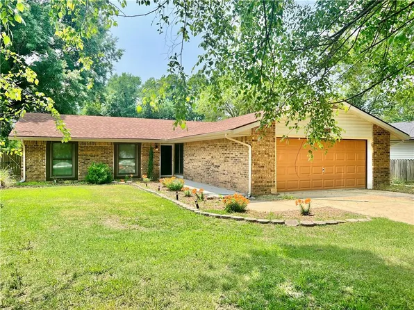 213 Morningside Pl, Independence, KS 67301