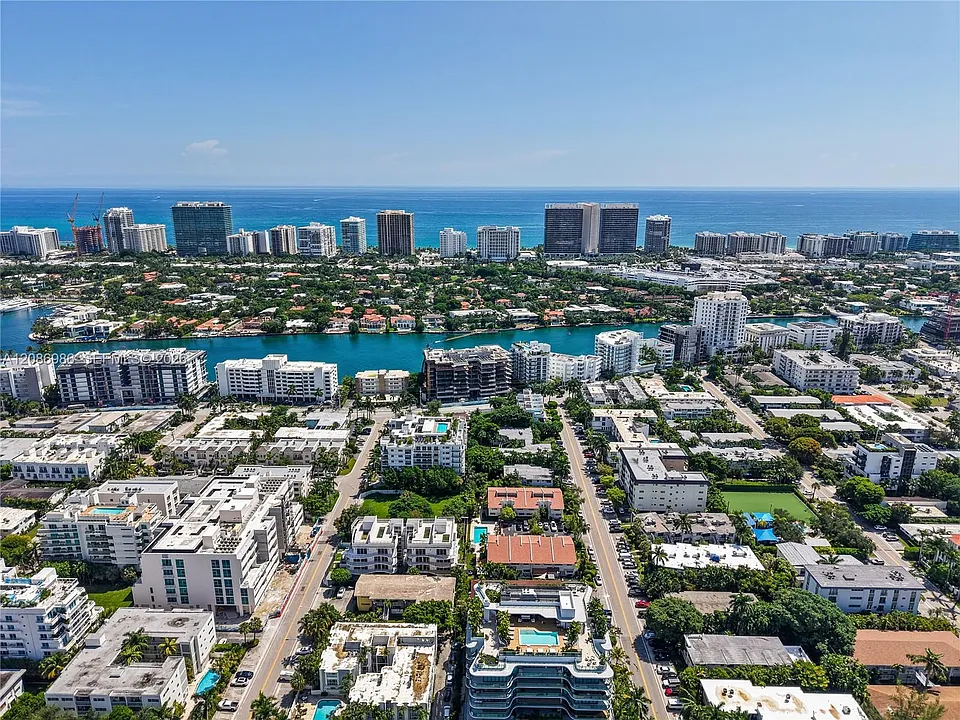 9901 W Bay Harbor Dr #405