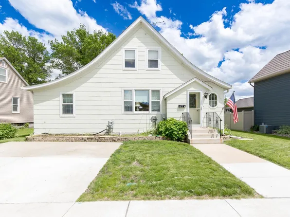 403 Columbus Ave N, New Prague, MN 56071