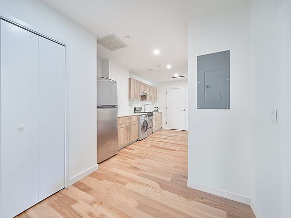 3rd image of 63 W 104th St APT 105