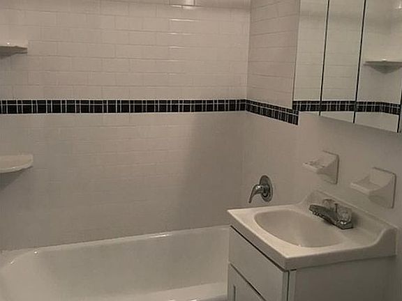 5th image of 2711 Newkirk Ave Unit 7H