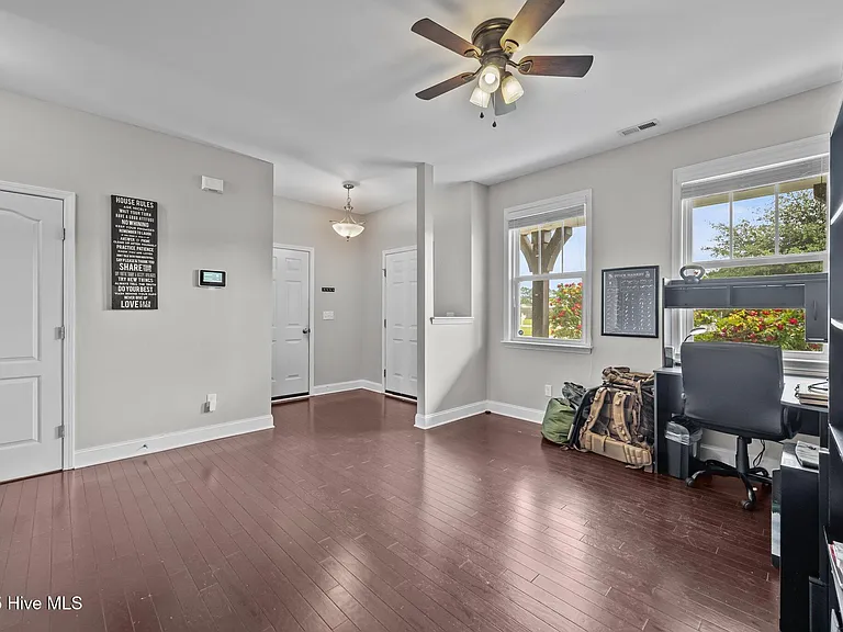 112 Moss Creek Dr — Photo 2