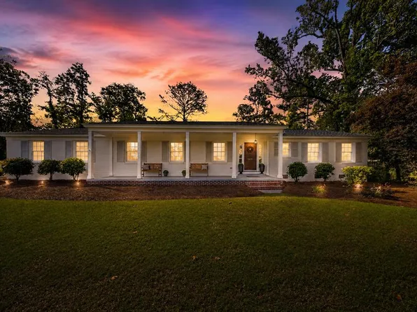 2415 Briarwood Dr, Valdosta, GA 31602
