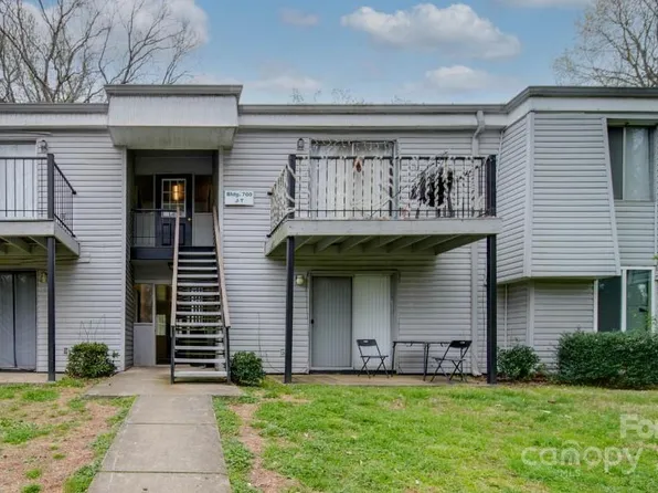 700 Farmhurst Dr Unit T, Charlotte, NC 28217