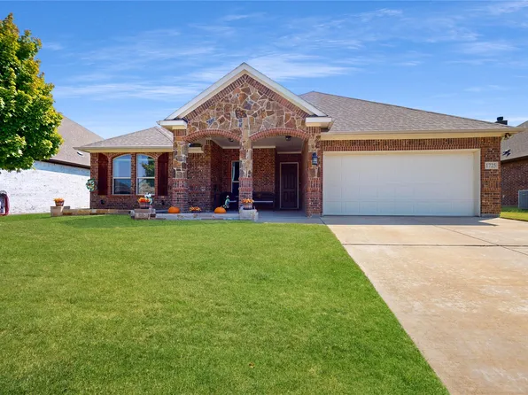 1725 Stillwater Dr, Burleson, TX 76028