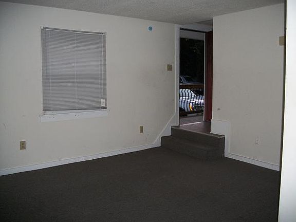 3rd image of 507 E 11th St APT A
