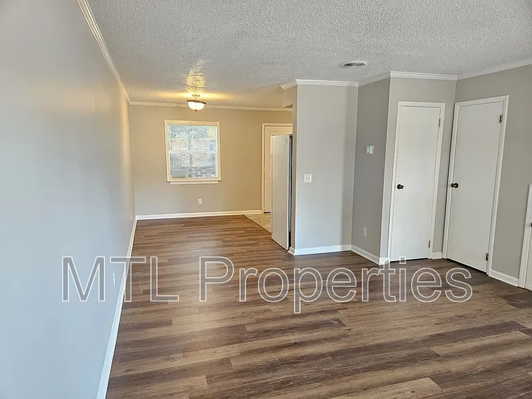 1248 Grove Park Ln #1 — Photo 3