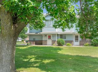 8418 S Pond Trl, Champlin, MN 55316