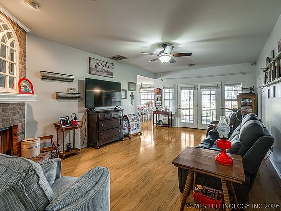 4th image of 6108 S Waco Ave