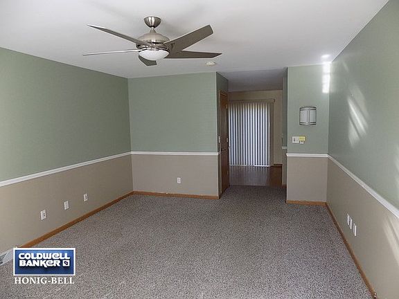 5th image of 2123 Fox Chase Dr