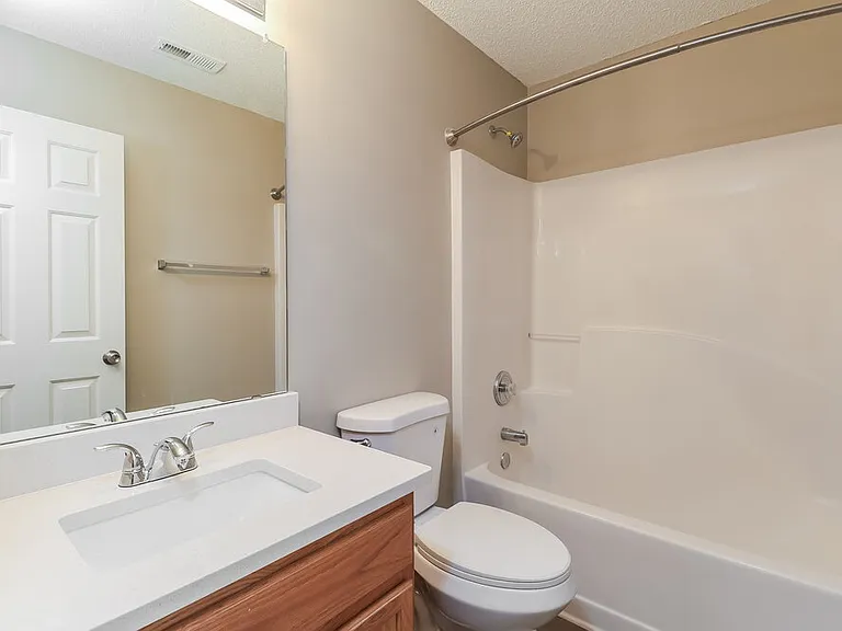 2111 Hunters Trail Dr — Photo 15