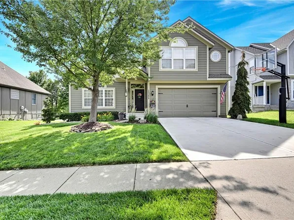13254 Reeder St, Overland Park, KS 66213