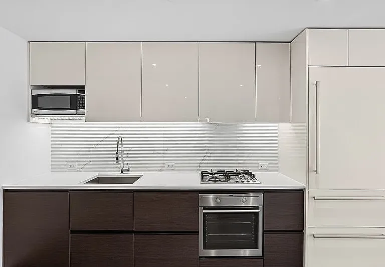 138 E 12th St #2G — Photo 12