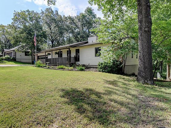 3rd image of 70 Northwoods Drive