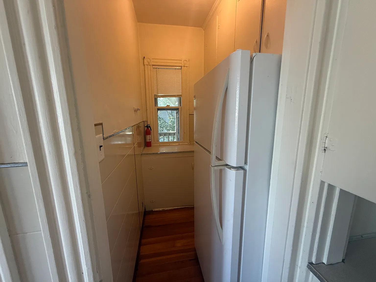 2 bed, 1000 sqft, $2,400 — Photo 4