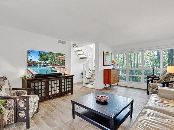 2nd image of 652 Kensington Place #652