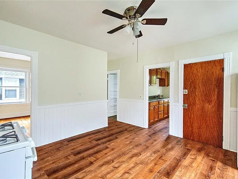 137 Hunts Ave — Photo 6