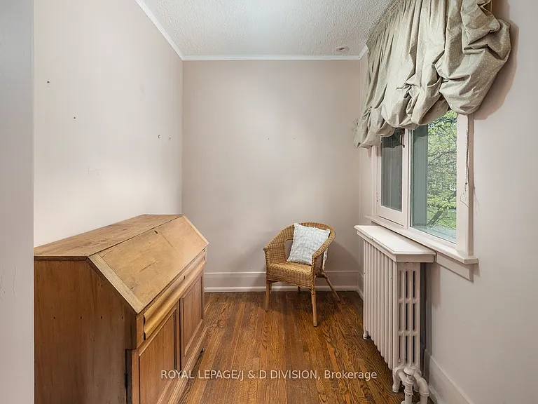 58 Lascelles Blvd — Photo 5