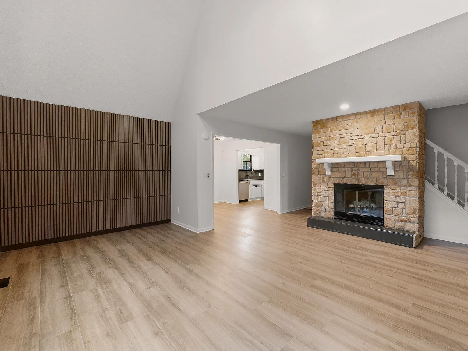 3 bed, 2210 sqft, $2,500 — Photo 4