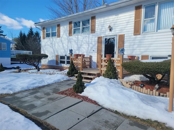 11 Edward Drive, Loch Sheldrake, NY 12759