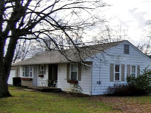 2nd image of 201 Rosewood Dr