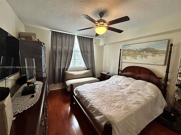 4th image of 1801 N Flagler Dr APT 335